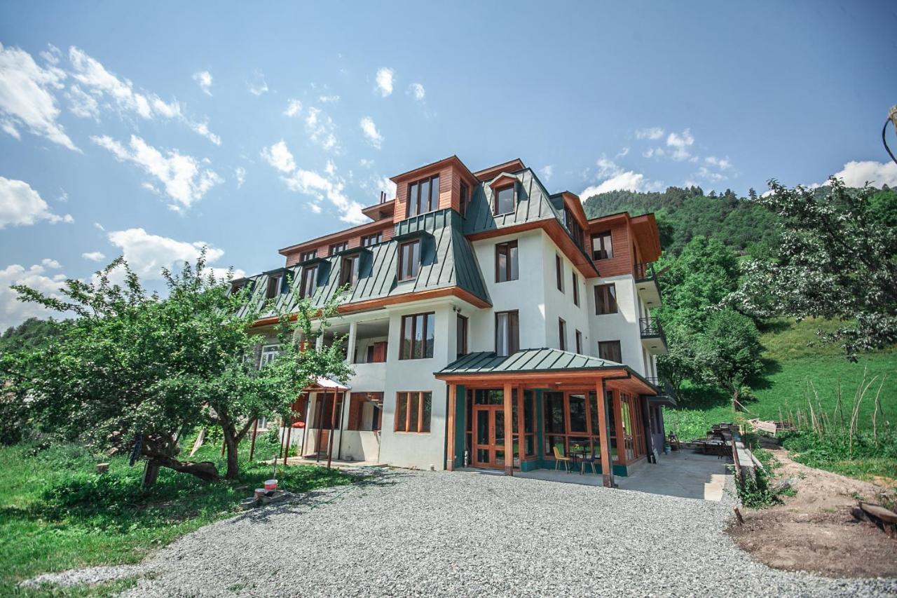 Latour Mestia Exterior foto